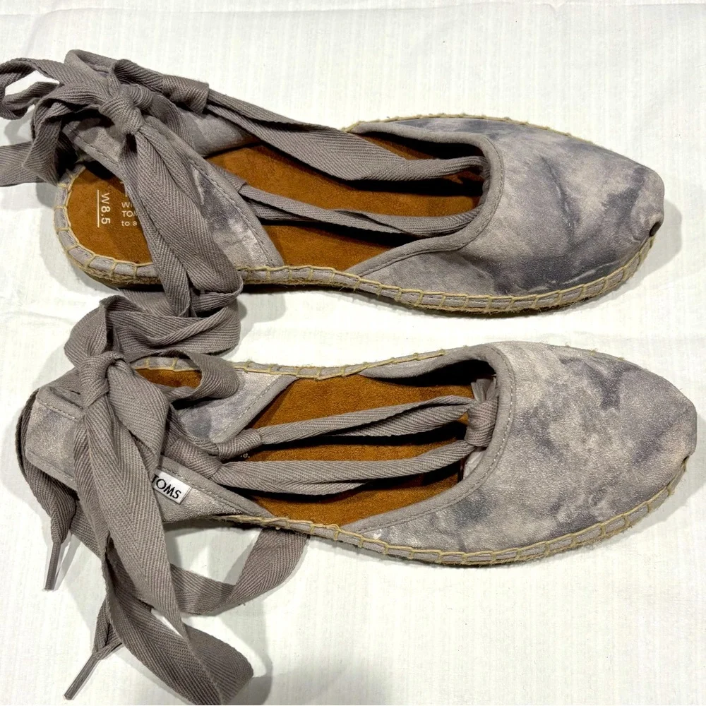 TOMS Bella Gray Suede Espadrille size W8.5 ankle ties